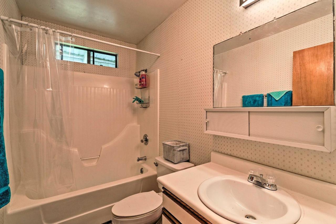 Peaceful Abode With Deck, 13 Mi To Black Sand Beach! Naalehu Exterior photo