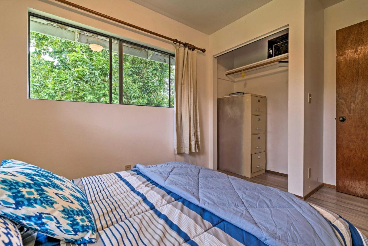 Peaceful Abode With Deck, 13 Mi To Black Sand Beach! Naalehu Exterior photo