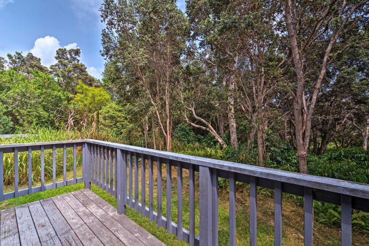 Peaceful Abode With Deck, 13 Mi To Black Sand Beach! Naalehu Exterior photo